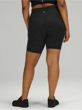 LULULEMON Wunder Train High Rise Short 8" in Crunch Black Sz. 4